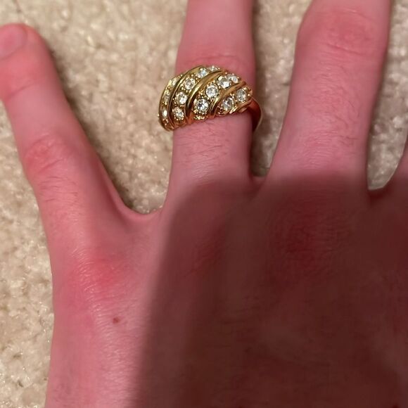 WOMENS GOLD RING - Picture 5 of 5